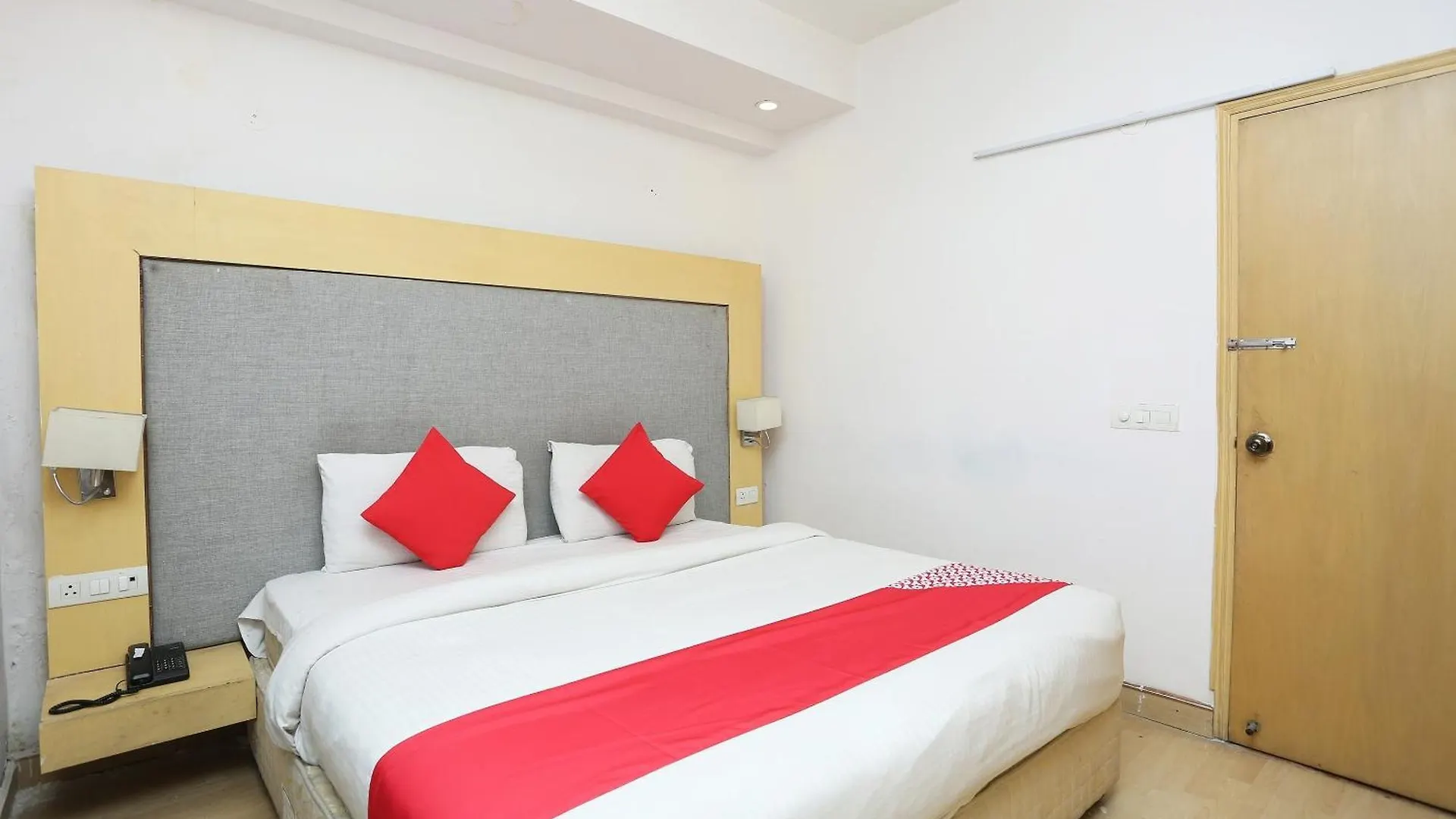 Hotel O The Avenue Residency Γκουργκάον