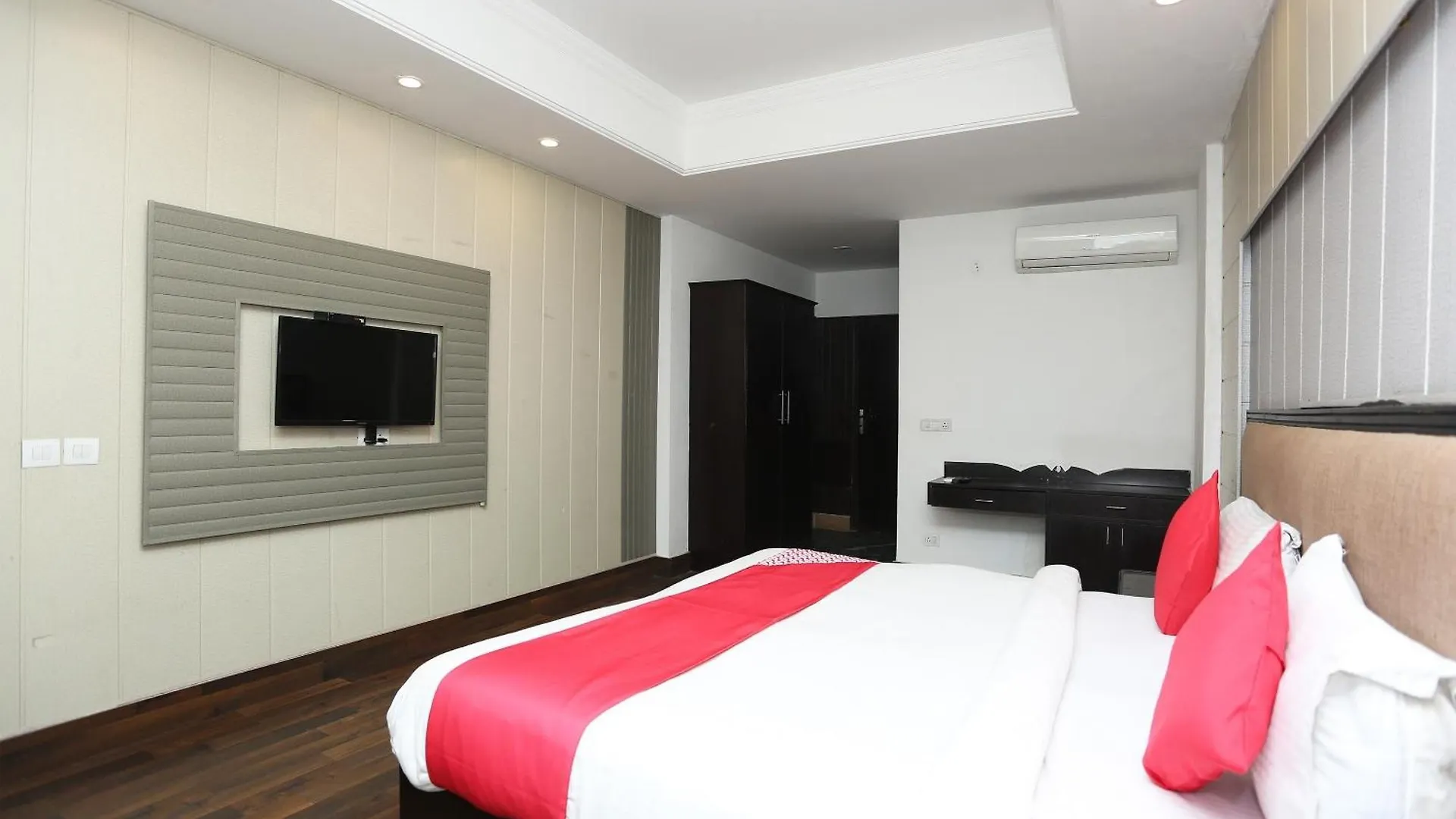 Hotel O The Avenue Residency Gurgaon